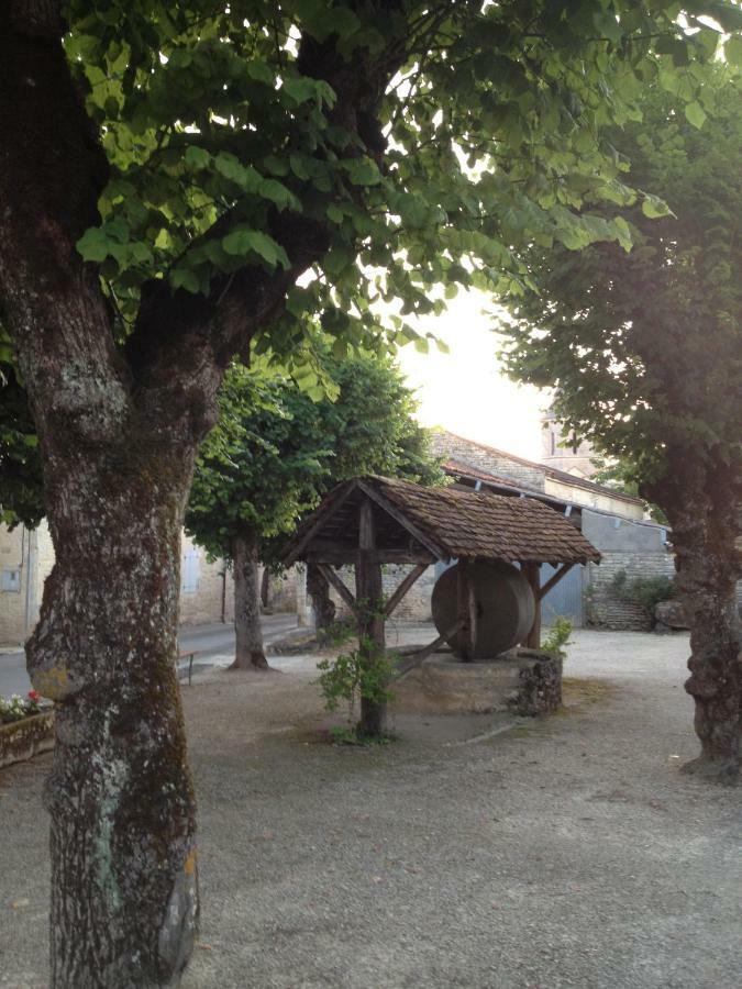 Le Grenier 1 Rue Verte Tusson 16140 France Exteriör bild