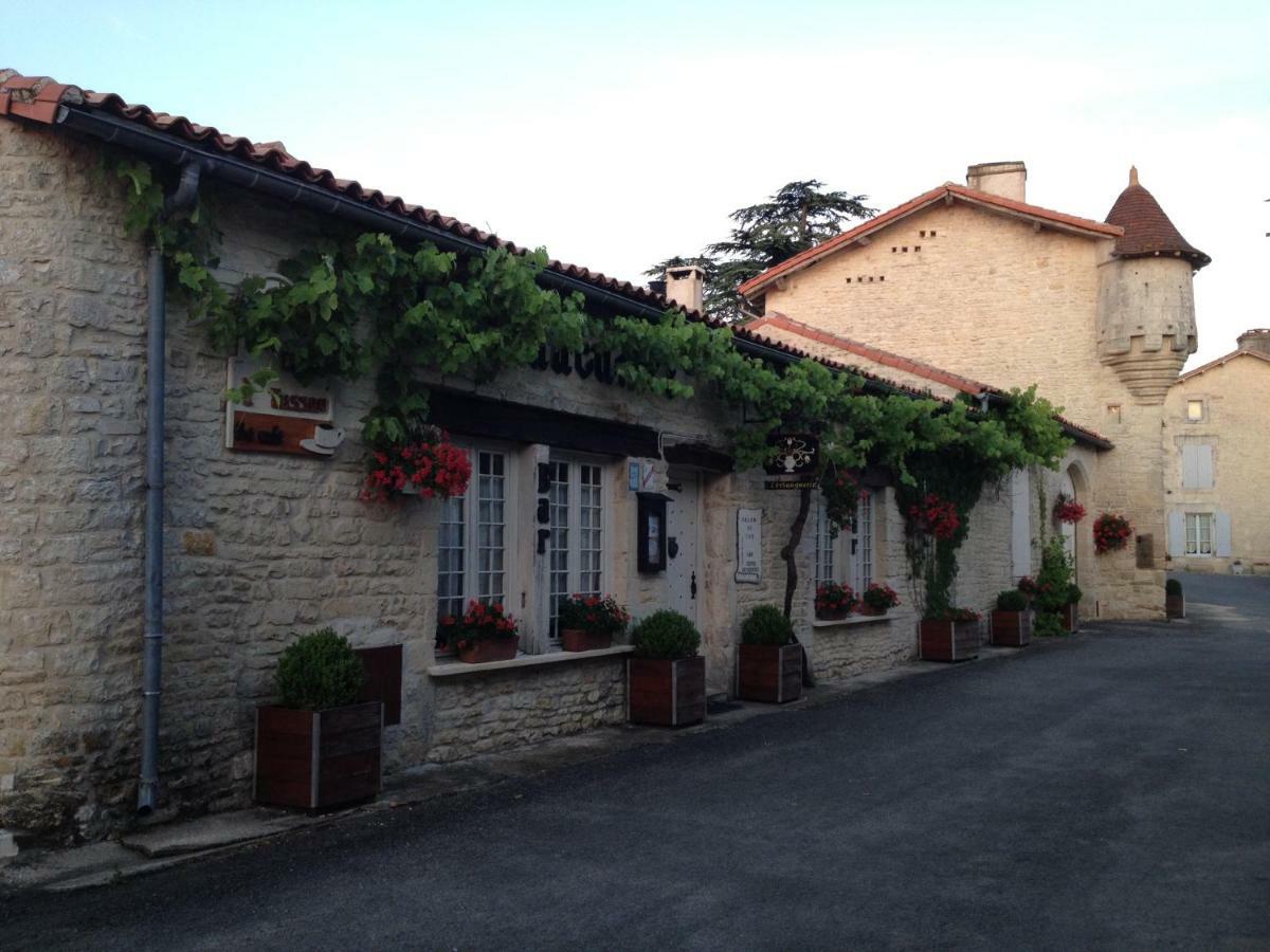 Le Grenier 1 Rue Verte Tusson 16140 France Exteriör bild